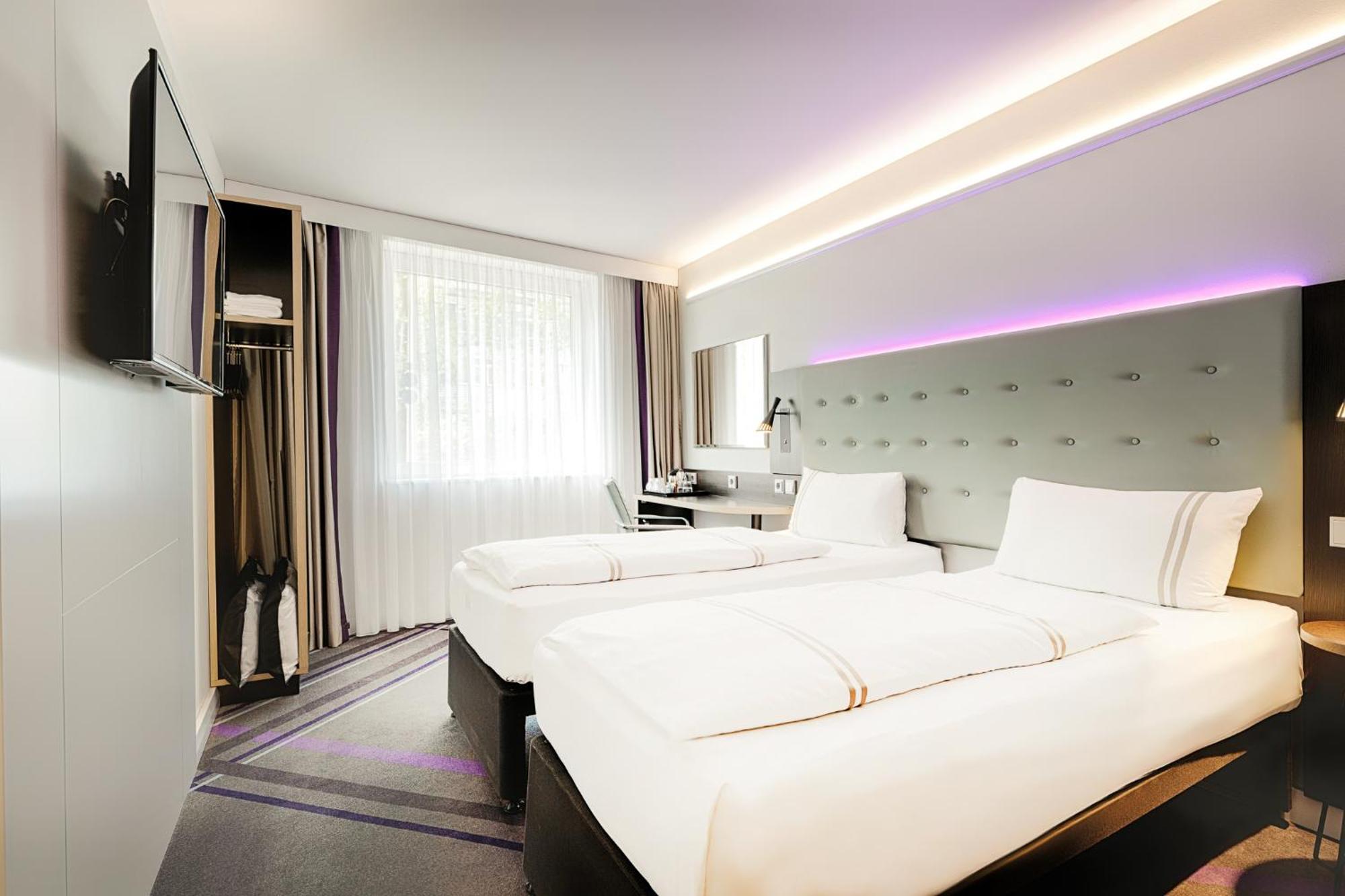 Premier Inn Berlin City Centre Exterior foto