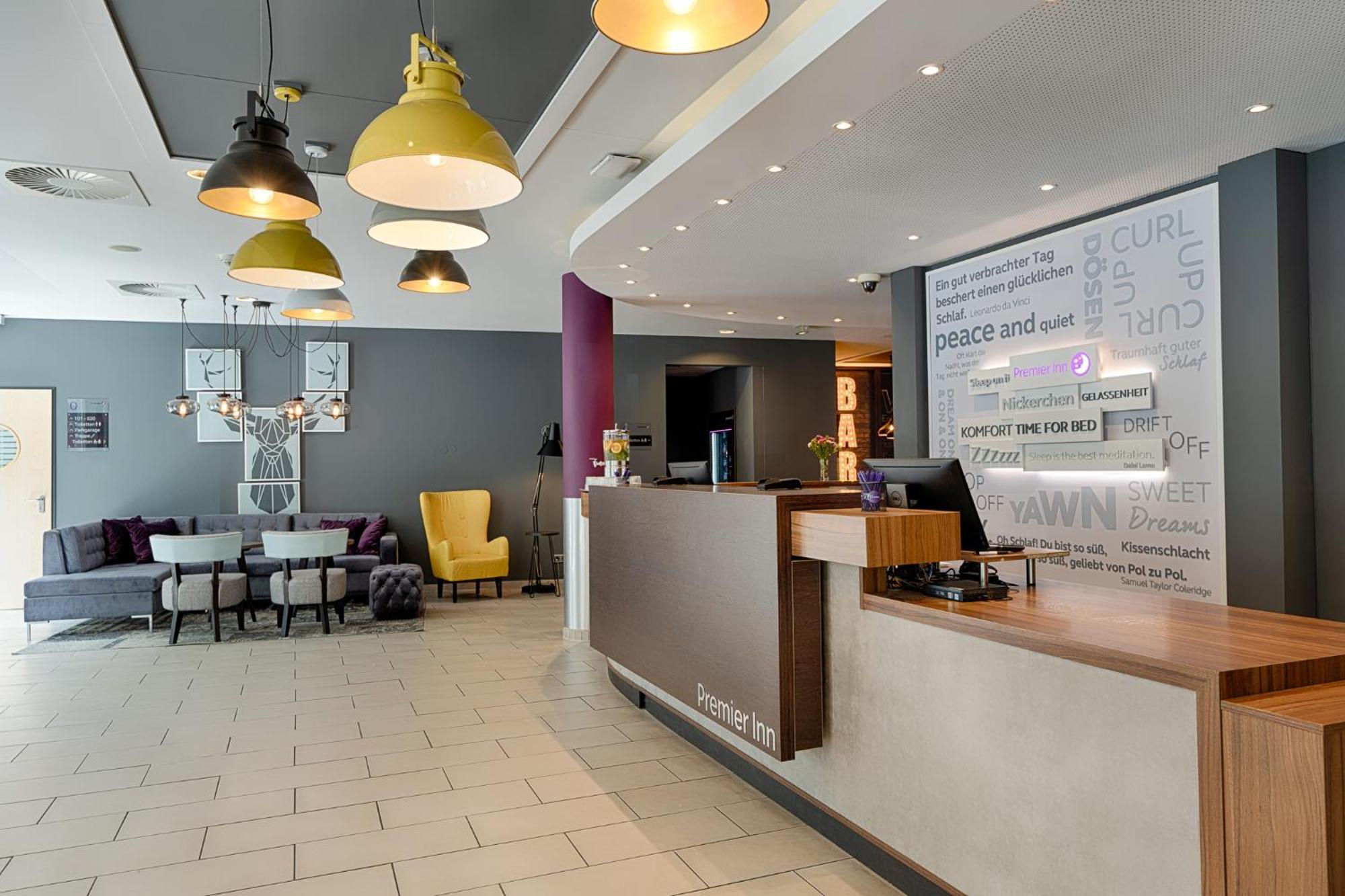 Premier Inn Berlin City Centre Exterior foto